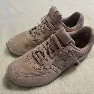 New Balance 696 Pink Sandstone Women's Retro Suede Low Top Sneakers WL696WPP